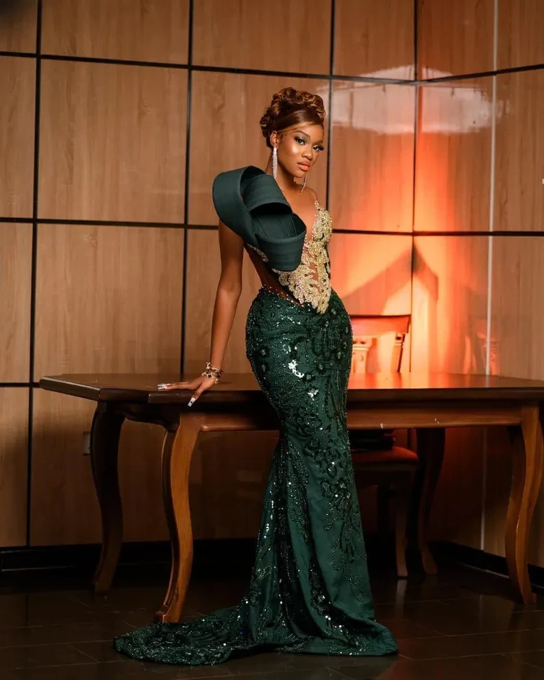 Customized 2026 Mermaid Sparkling Lace Beaded Black Girl Party Evening Dress Sexy Transparent Collar Special Occasion Ball Dress