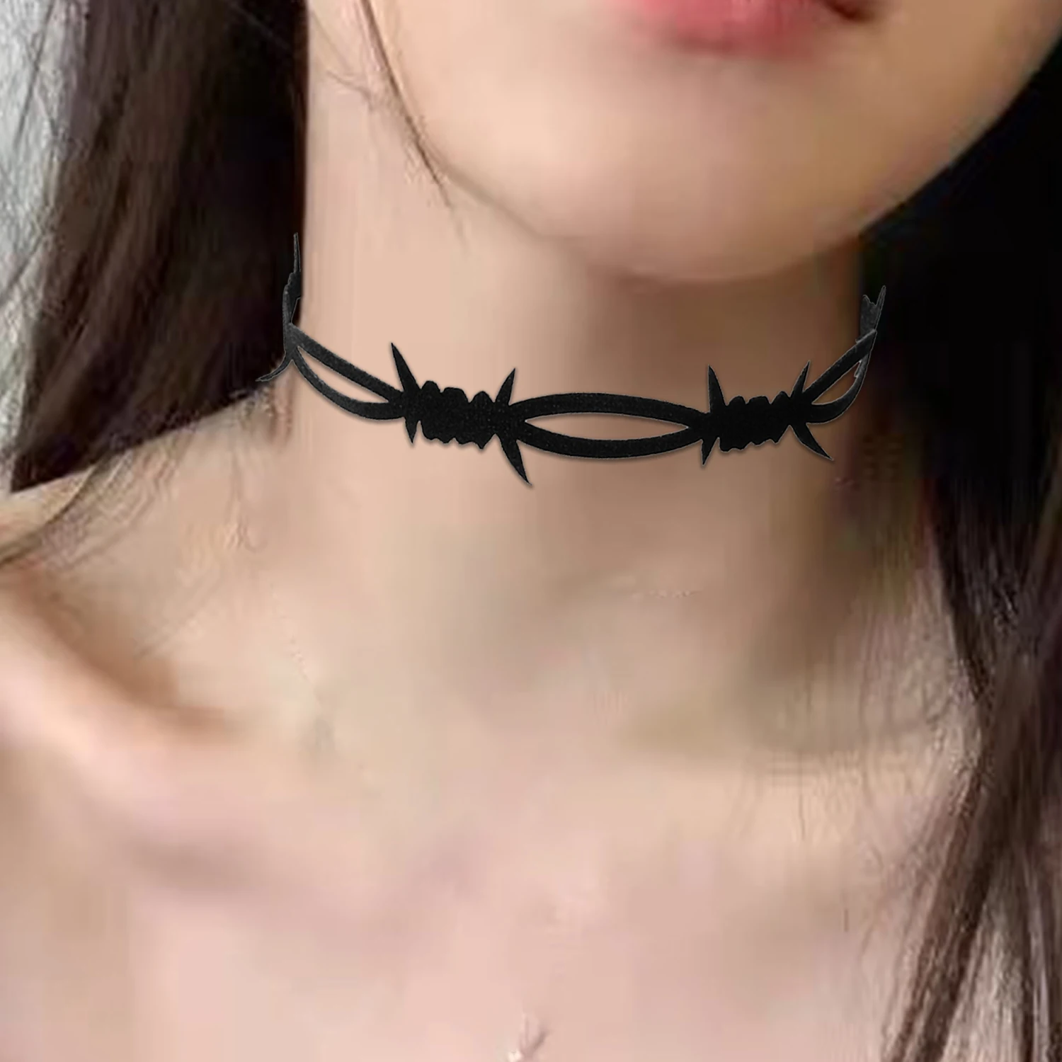 Gothic Thorns Velvet Necklace Fashion Womens Accessoires Punk Soft Black Velvet Choker Necklace Girl Neck Jewelry Colar Feminino