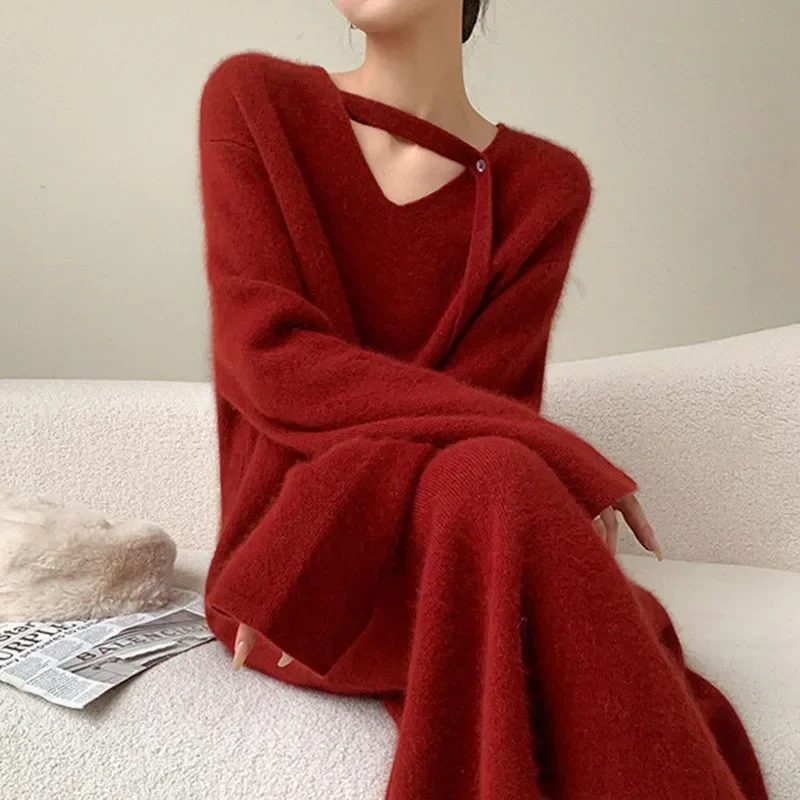 

French knit dress autumn and winter new slimming waist with a long soft V-neck sweater coat with a base