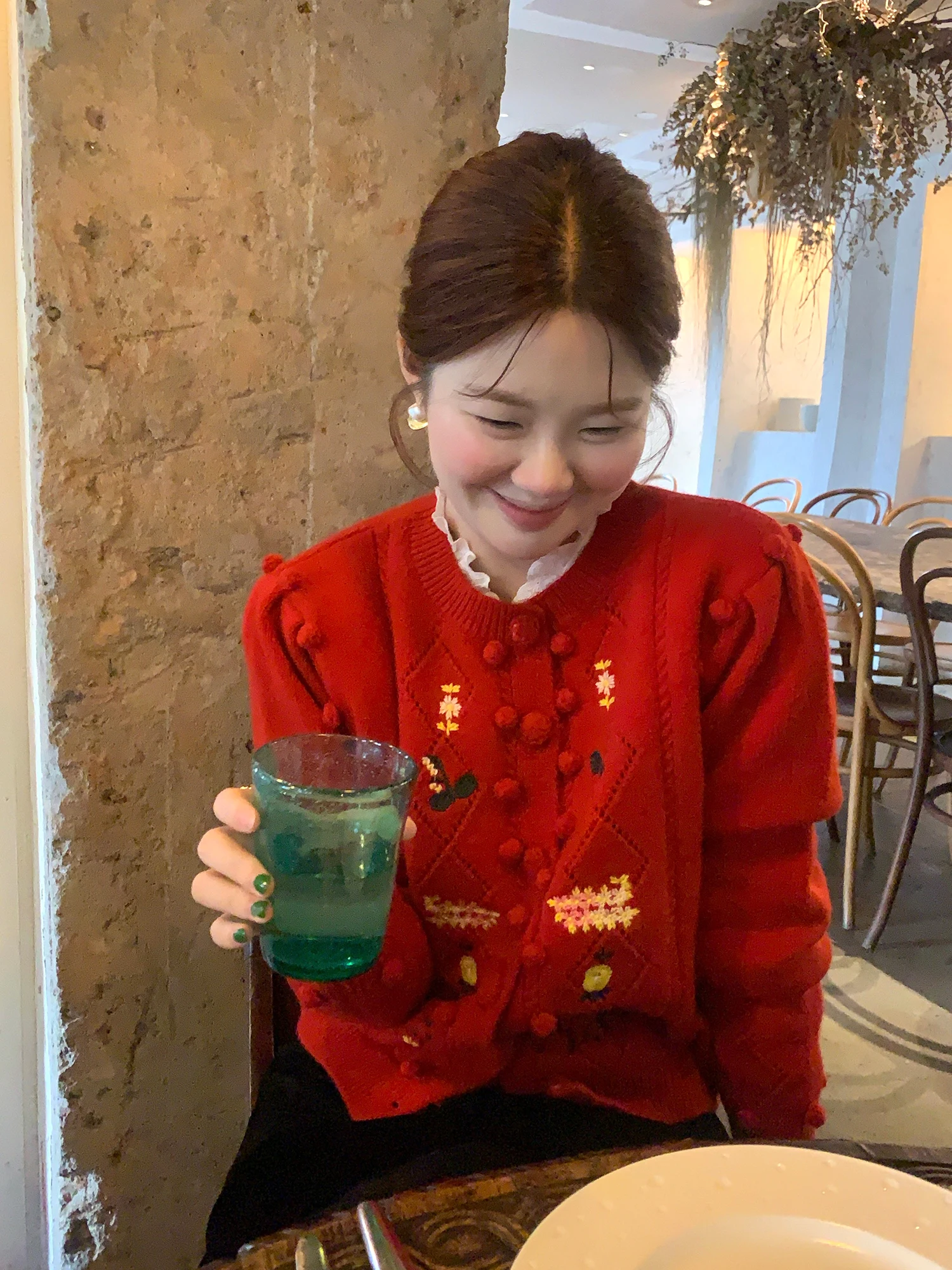 

Красный вязаный кардиган женский с вышивкой, корейский стиль, зимний, модный, из смесовой ткани (акрил, полиэстер, нейлон), с длинными рукавами