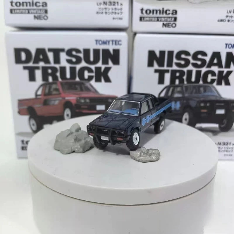 حقيقي في المخزون TAKARA TOMY TOMYTEC TLV 1/64 N321b & N320b Datsun 4WD سبيكة السيارات نماذج دييكاست مجموعة ألعاب السيارات #3