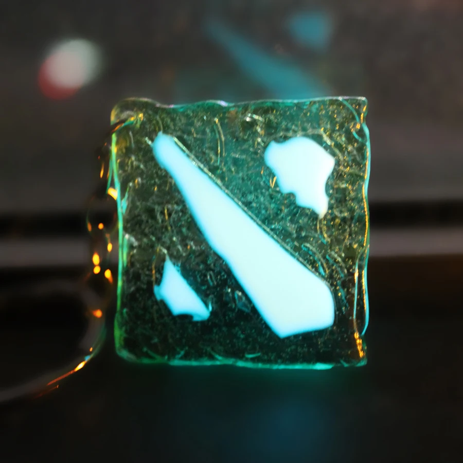 Dota 2 Keychain glowing Pendant glow in the dark car Dota2 Classical Logo key chain Bag pendant