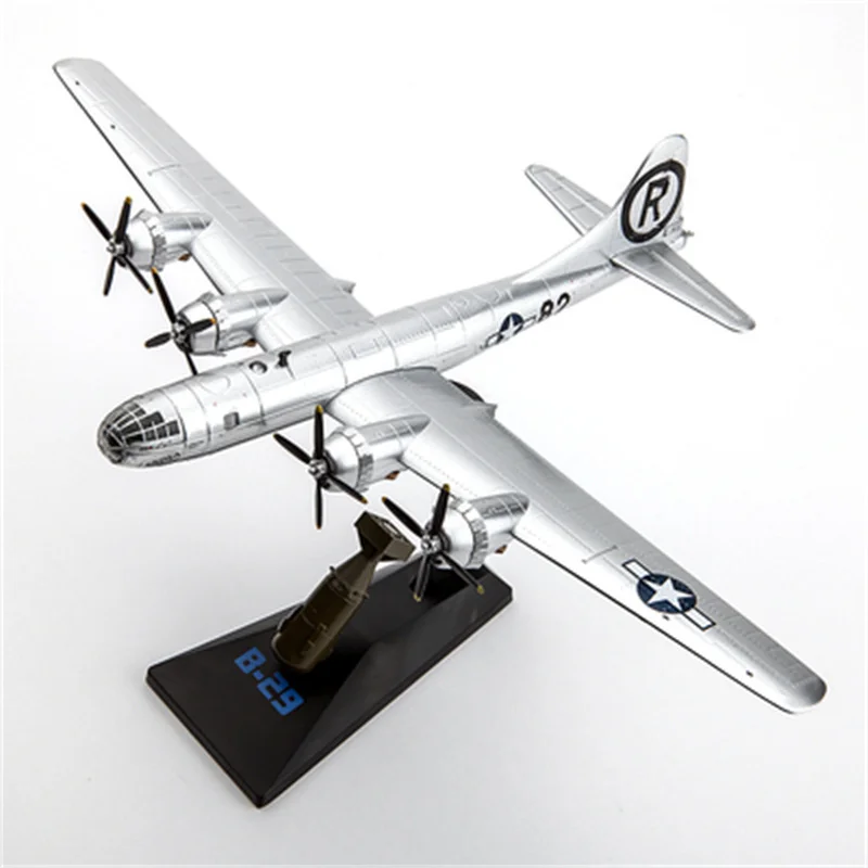 1:144 Modelo de Escala Americano B-29 Super Fortaleza Voadora Quatro-motor Heavy-Duty Hélice Bombardeiro Com Little Boy/Fat Man Coleção