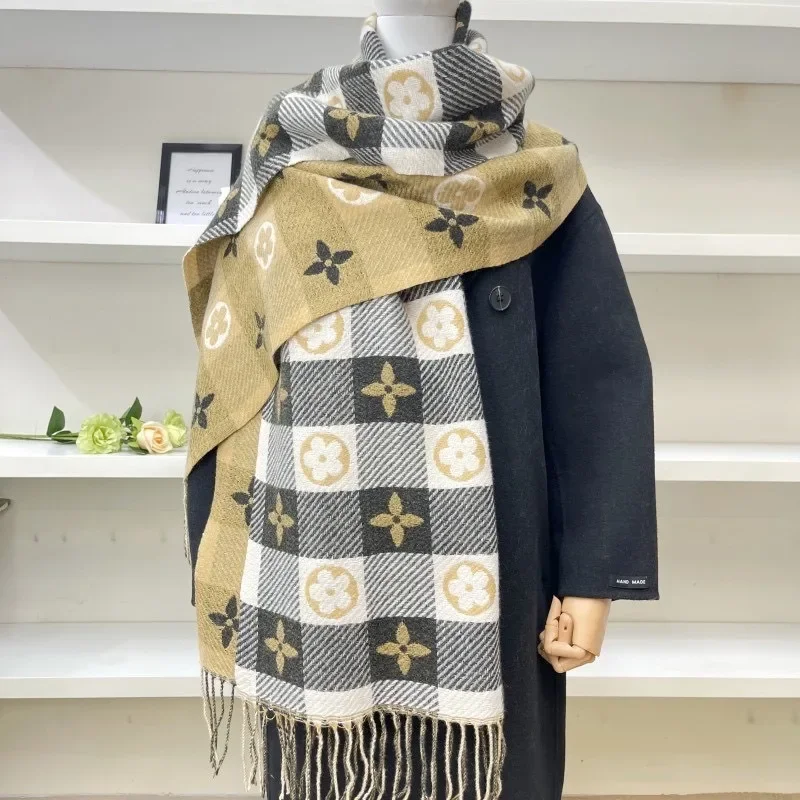 High end versatile heart-shaped plaid scarf Korean version warm and cold resistant imitation cashmere yarn neck protection scarf