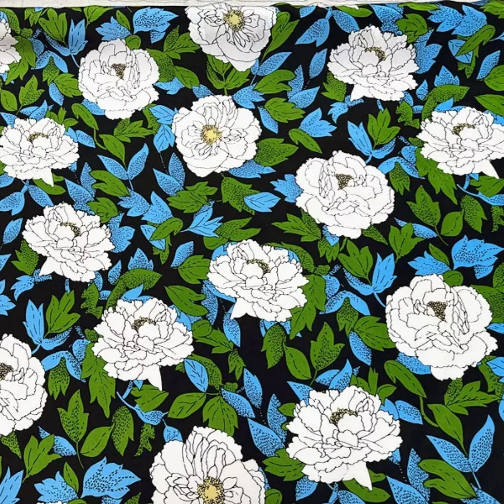 Nice White Large Flower Printed Smooth Comfortable Felling 100% Mulberry Silk CDC Fabric for Women Summer Shirt Dress Garment view 3