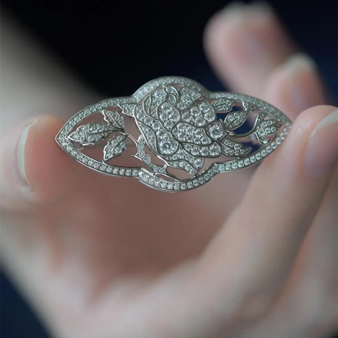 

925 sterling silver gold plated classical rose hollow window brooch female