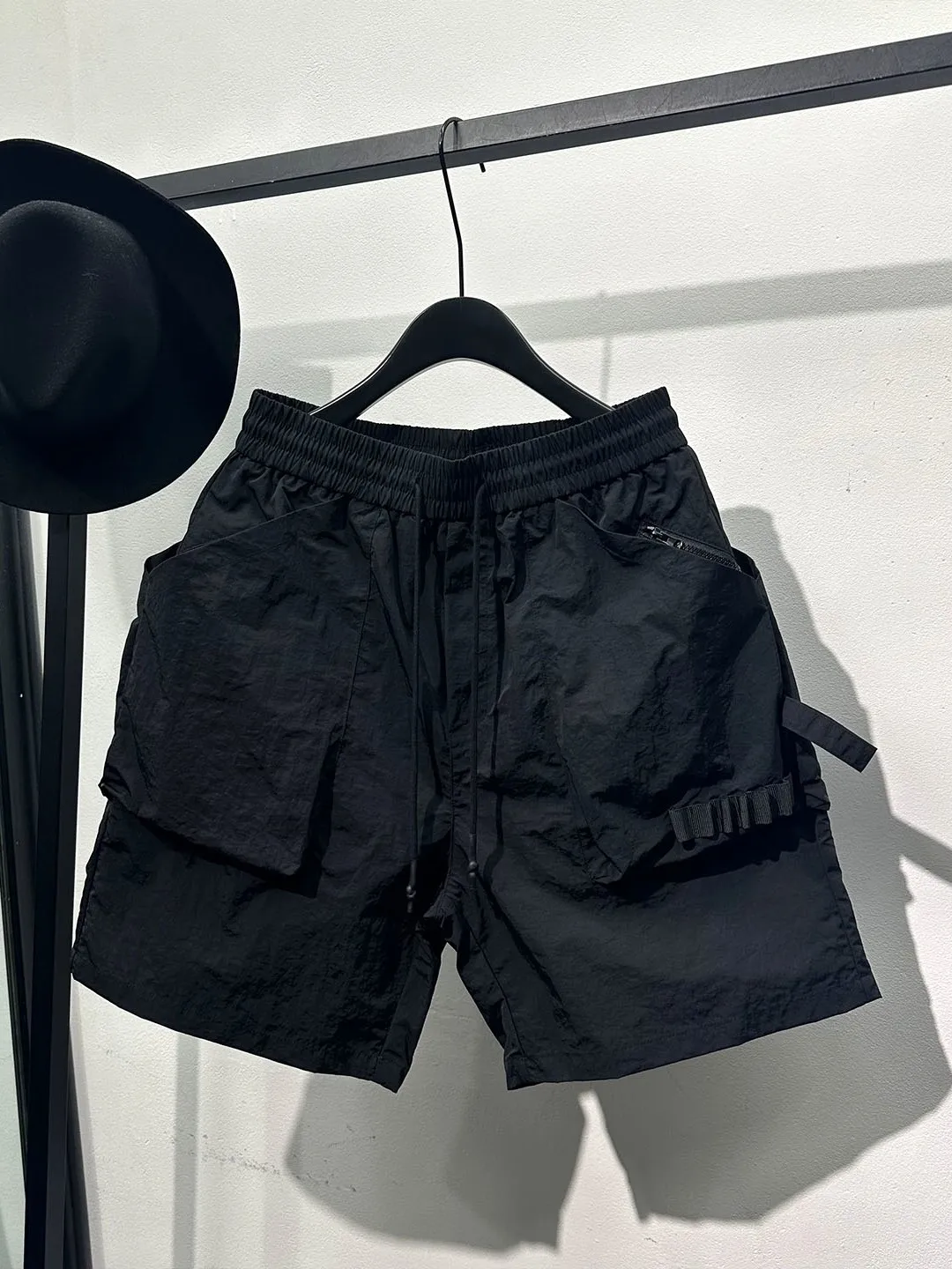 High Street Dark Irregular Workwear Shorts Men's Black with Large Pockets Loose and Iron Free Five Quarter Casual Pants