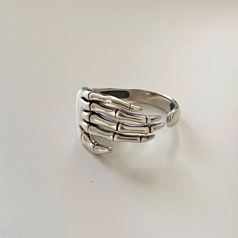 Good-looking Resizable  Silver Ring Vintage Creative Skeleton Hand Grip Shaped Finger Rings Unisex Jewelry Loop Kofo Wholesale