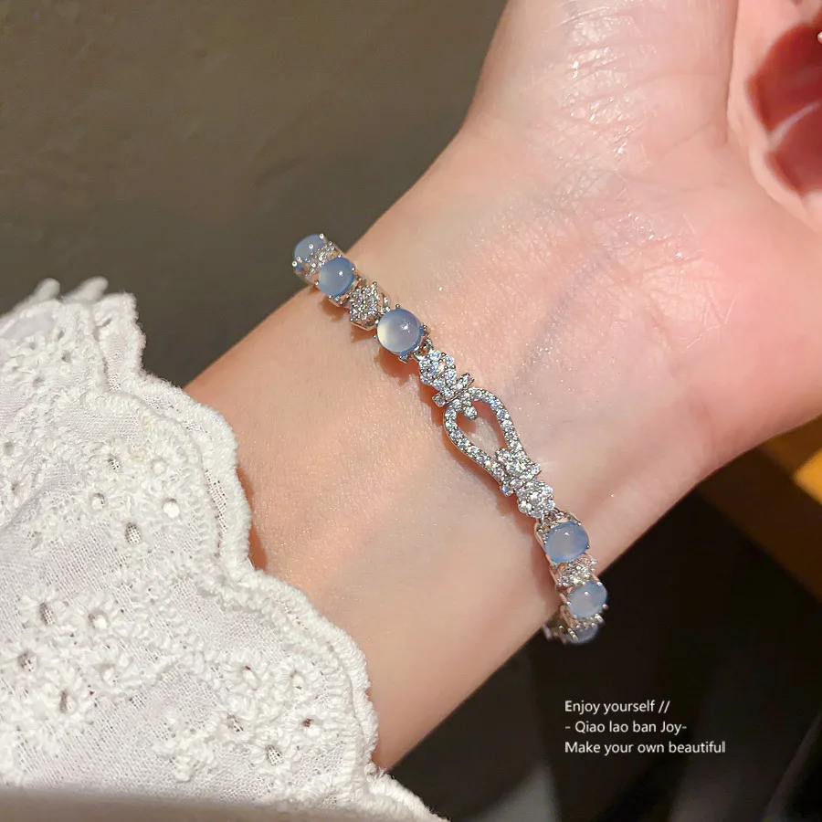 

Luxury Zircon Clasp Bracelet Gold Plated Adjustable Chain for Women Elegant Minimalist Dainty Jewelry Everyday Stackable Gift