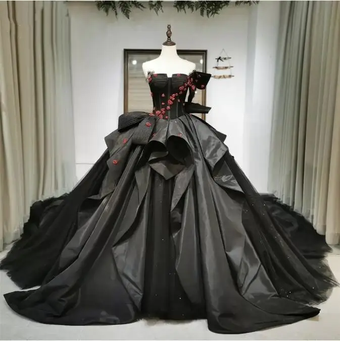 

Gothic Black Ball Gown Wedding Dresses Red flower beaded Sweetheart Long Cathedral Bridal Gowns Vintage lace-up Corset Satin