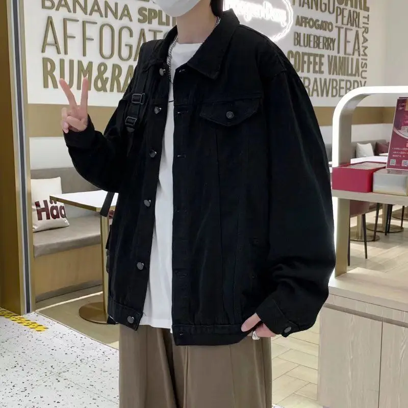 Variant: Q1 Black Jacket