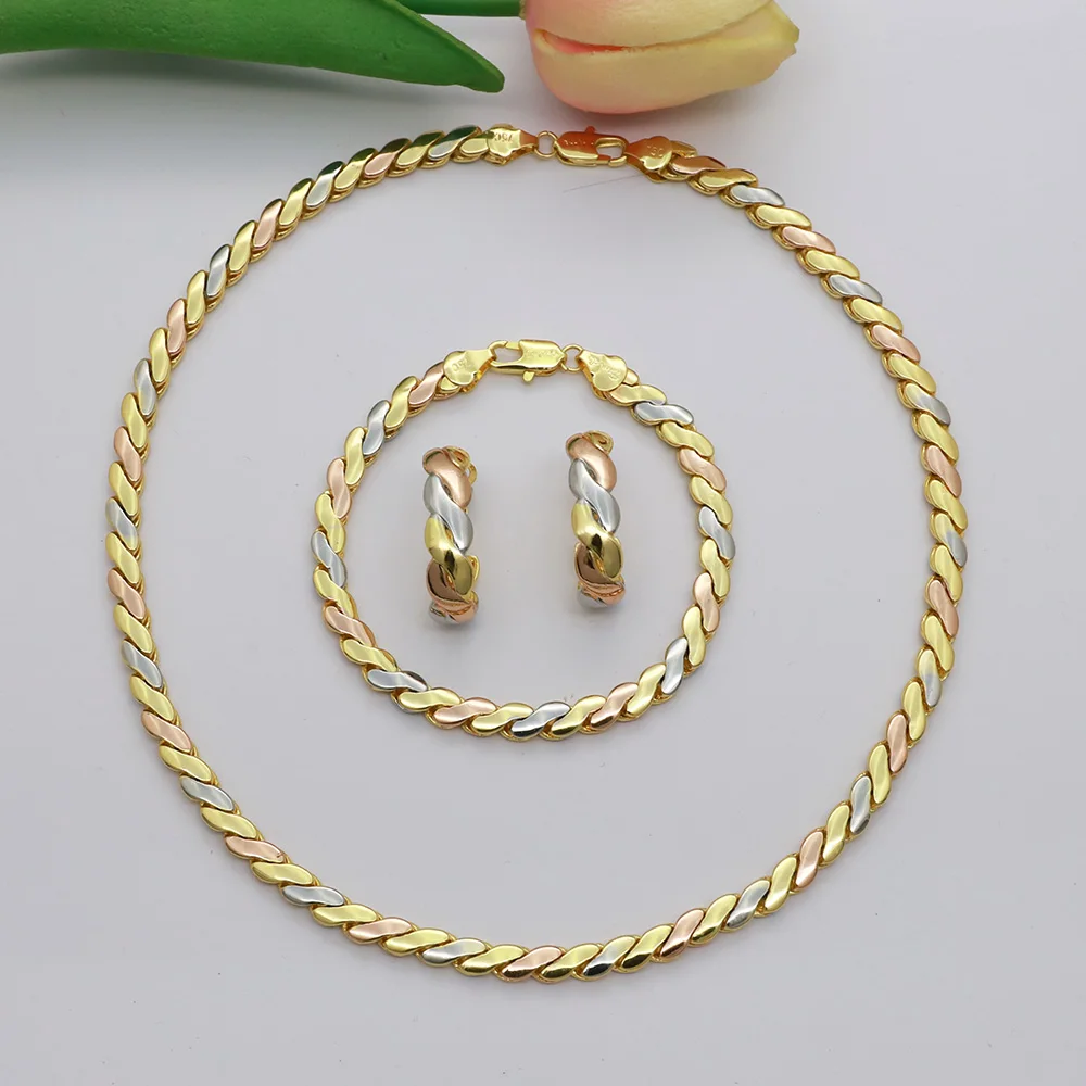 Klassisches Modisches Damen-Schmuckset - 18K Vergoldete Halskette, Armband & Ohrringe - Für Tägliches Tragen und Festliche Anlässe Geeignet