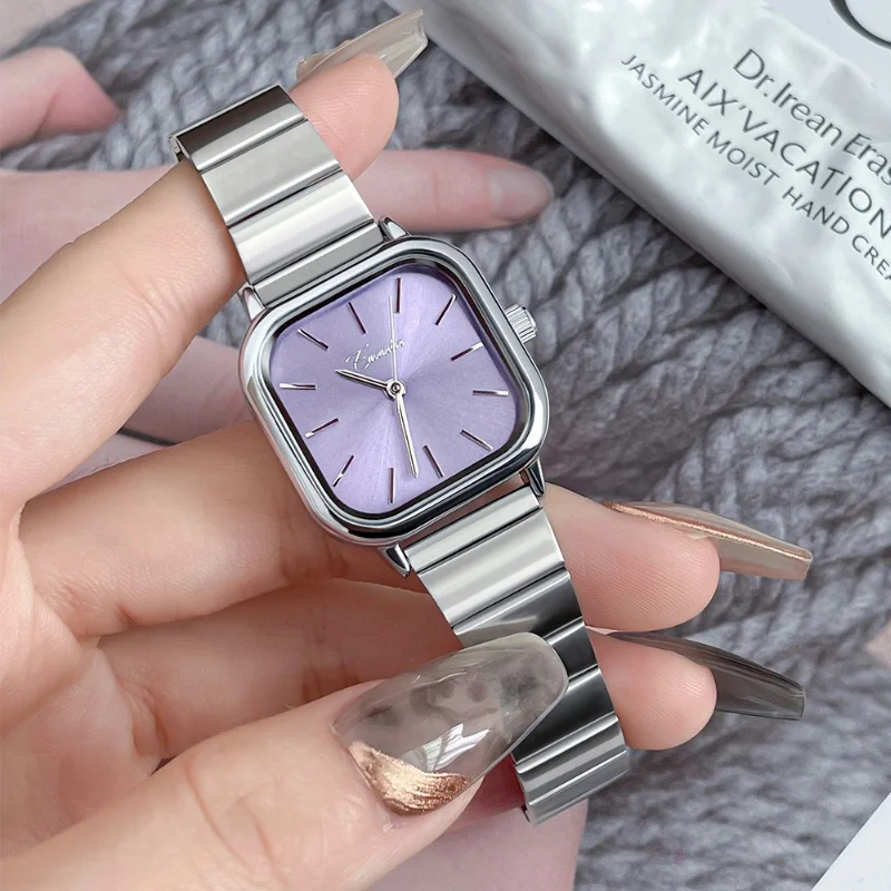 

Retro Watches for Women Square Watches Fashionable Quartz Watches with TV Shape and Steel Strap 10 Meter Water Repellent