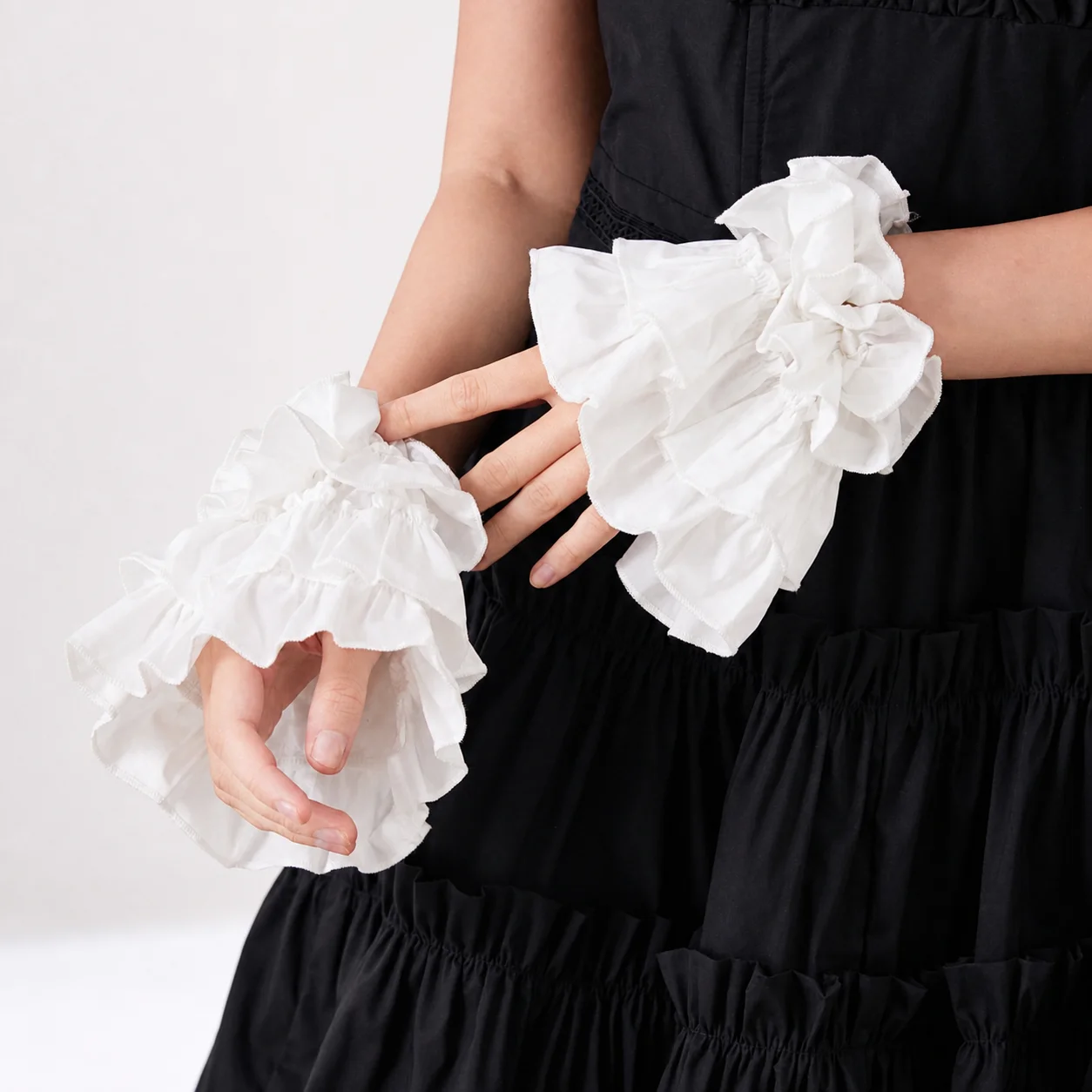 Women's White Cotton Layered Ruffle Fake Cuffs Sweet Lolita Princess Detachable Fake Cuffs Halloween Costume Accessories 1Pair