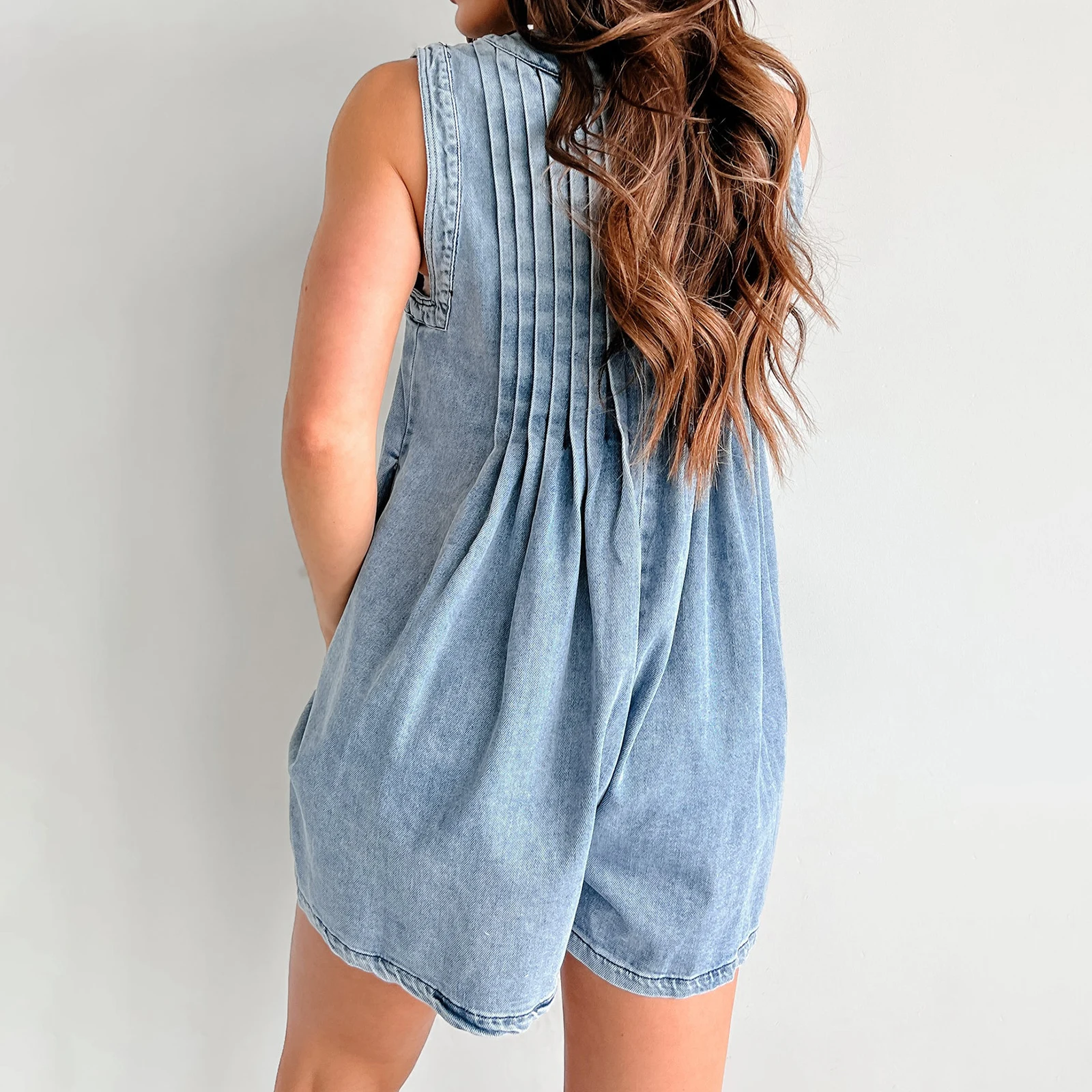 Women's Vintage Summer Demin Tank Top Jumpsuits Loose Pleated Tie Front V Neck Sleeveless Shorts Romper with Pockets Streetwear