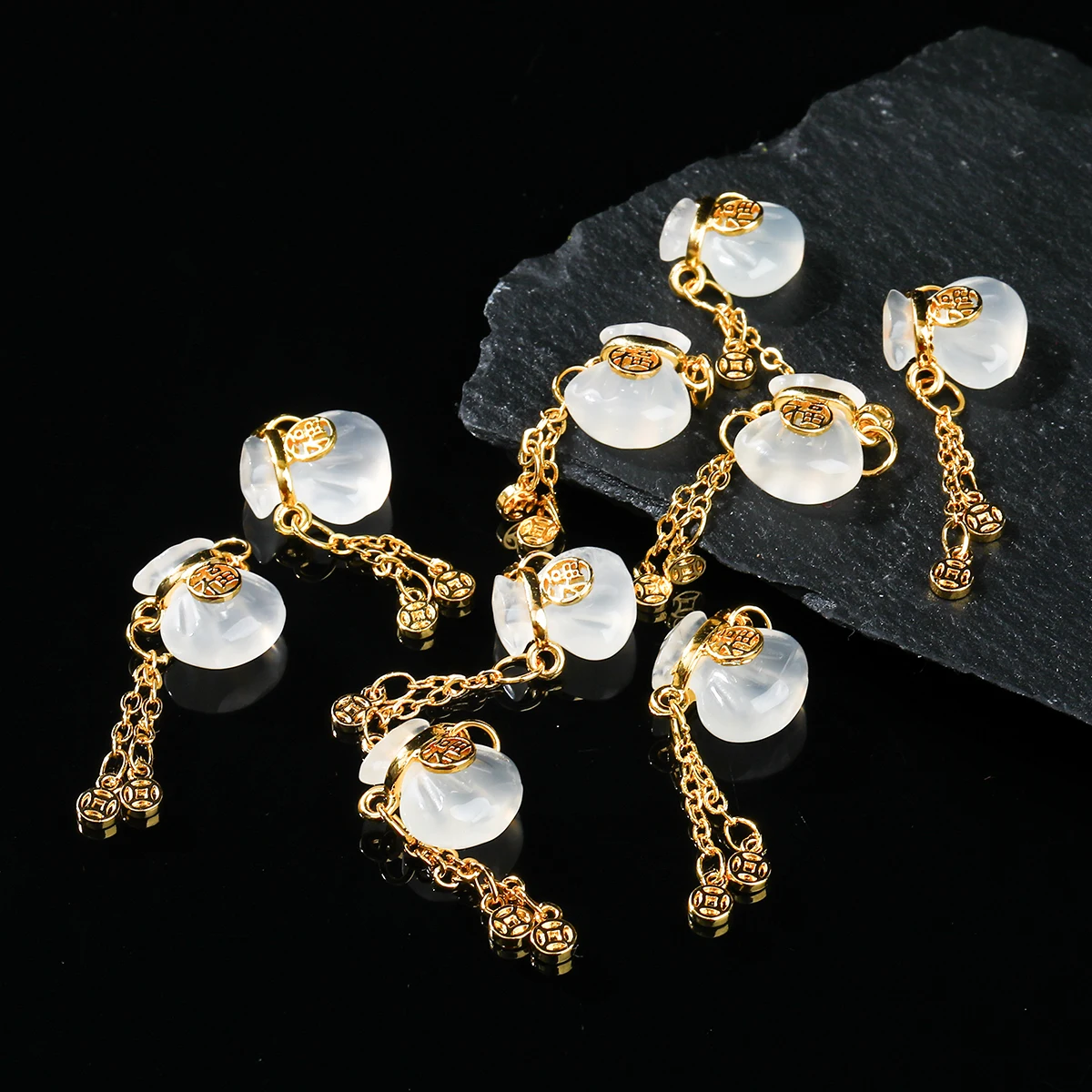 1 pièce Pendentif en cuivre sculpté en agate blanche naturelle motif sac porte-bonheur pour la fabrication de bijoux, accessoires de collier et bracelet DIY