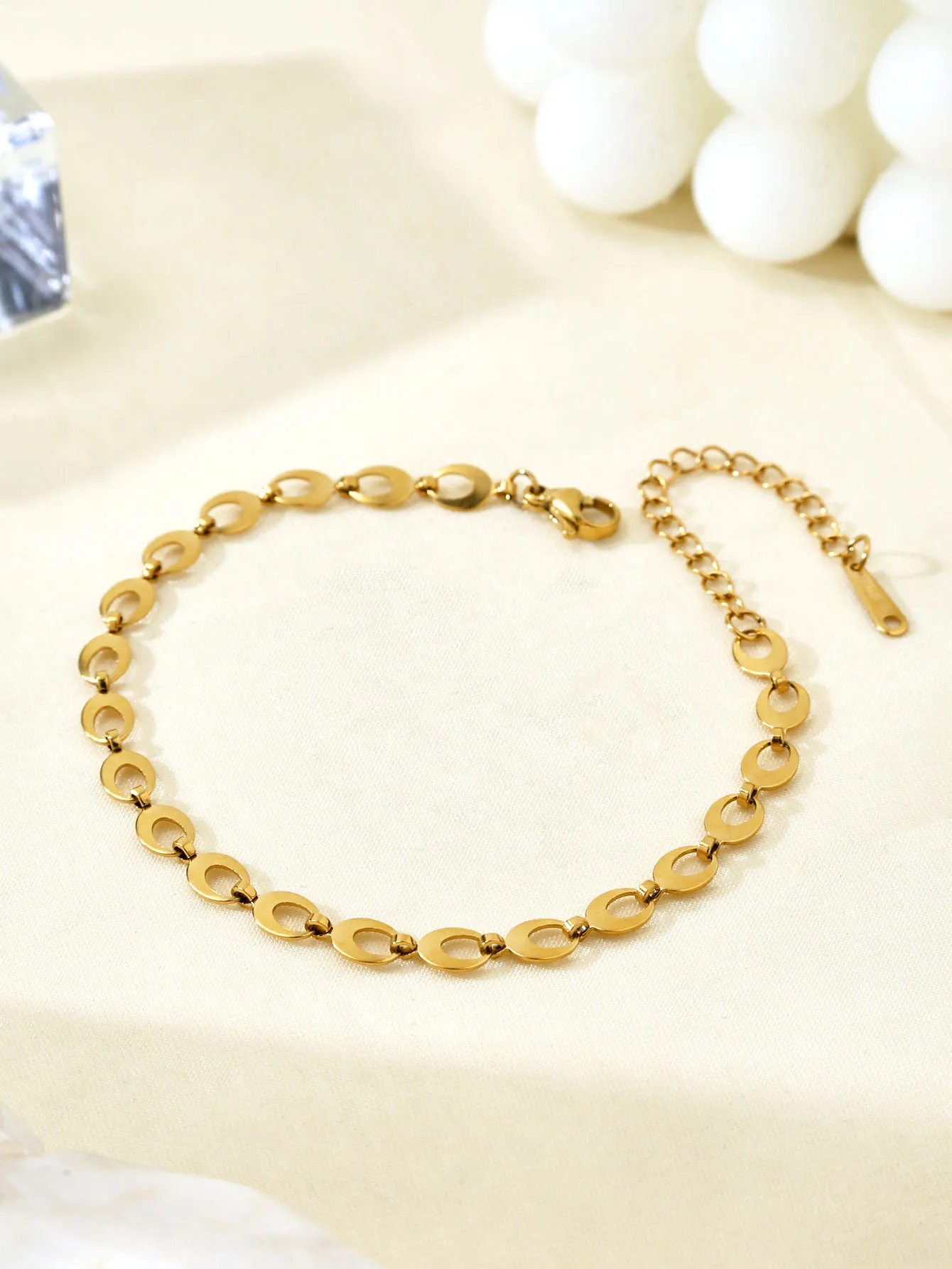 أزياء بسيطة Ins كبار الشعور من الرياح الباردة الفولاذ المقاوم للصدأ 18K مطلية بالذهب هندسية جولة المرقعة سوار الإناث