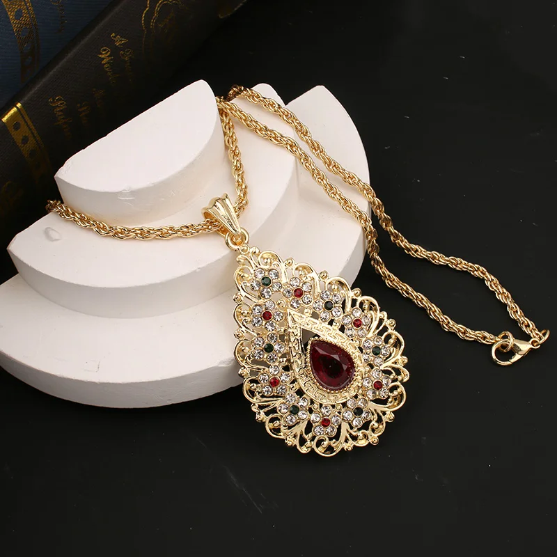 New Ladies Pendant Necklace Hollow Metal Arabesque Leaves Long Necklace Chain Bridal Wedding Jewelry Wholesale Women Fashion