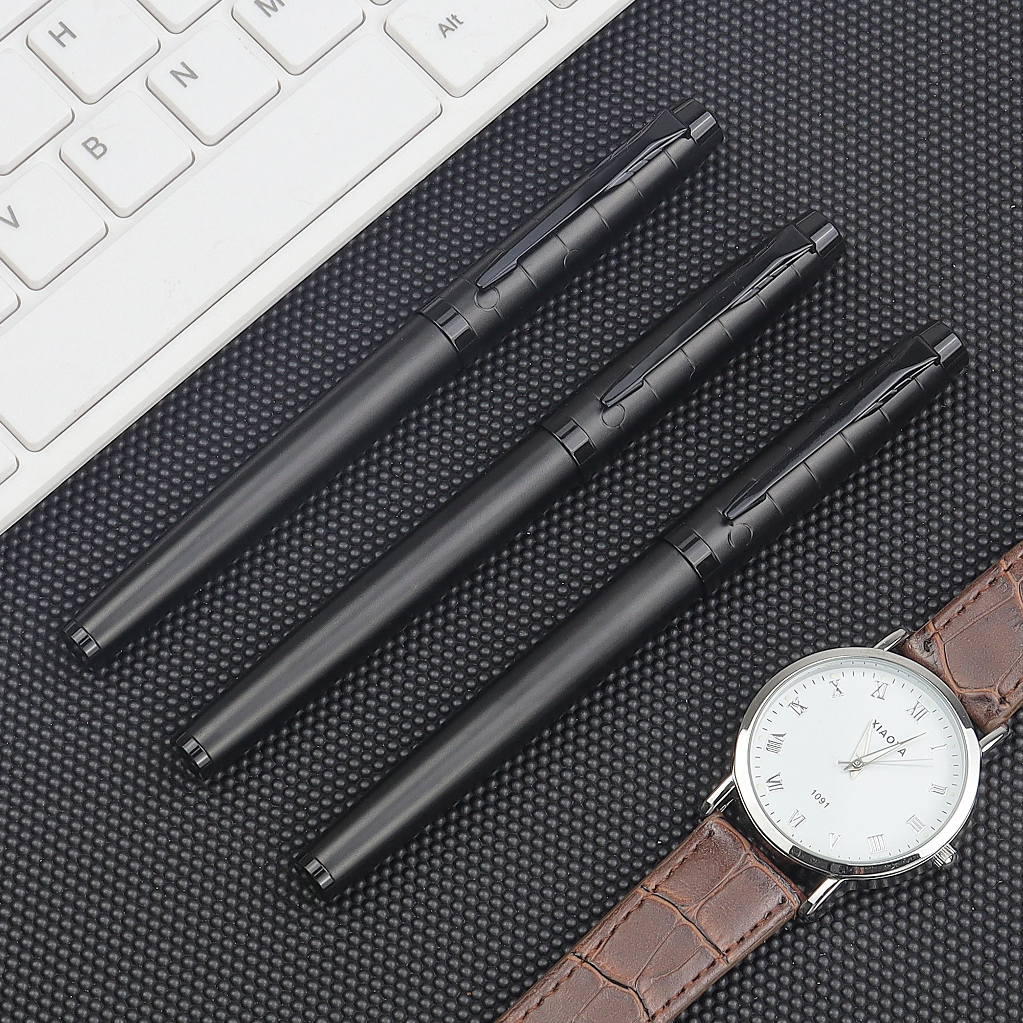 1 Pc High-Quality Black Metal Fountain Pen - Gift Box Packaging - Ergonomic Design,  Perfect for Business Professionals