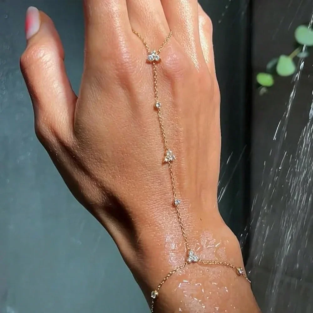 2025 Fashion Round Crystal Finger Bracelet Bangle High Quality Jewelry Intersperse Geometric Rhinestone Hand Chain Adjustable