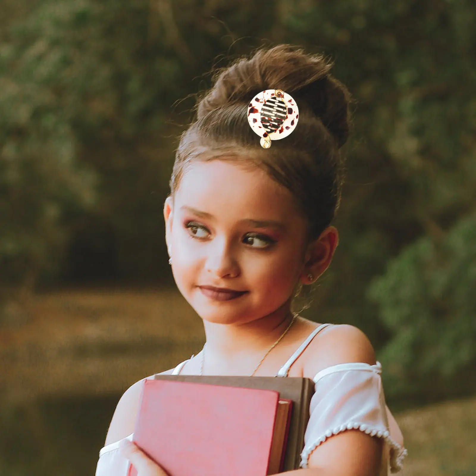 

Набор из 4 заколок-бананов для укладки волос: прочные, удобные на ощупь, идеально подходят для повседневного макияжа, школы и работы.