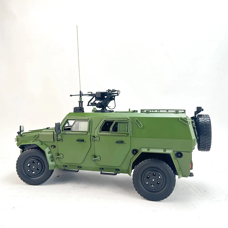 

Die cast CSK181 Militarized Combat The Third Generation Of Dongfeng Warrior Armored Vehicle Alloy Model 1:18 Scale Toy Gift