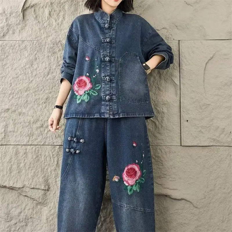 

Женский универсальный джинсовый комплект из двух предметов, модный осенний новый винтажный пуговицы, свободная джинсовая куртка с цветочной вышивкой + шаровары