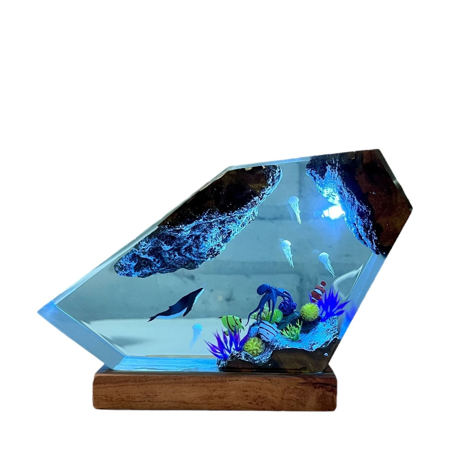 2026 Hand Cast Epoxy Resin Desk Lamp Humpback Whale Jellyfish Underwater Design Household Souvenir Gift For Female Family