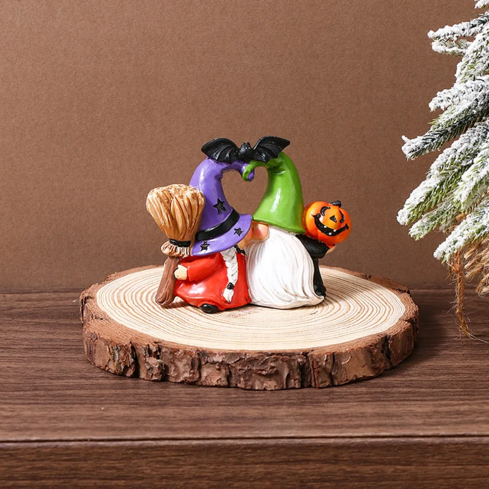 

Resin Couple Dwarf Ornaments Handmad Statue Pumpkin Dwarf Figurine Collectible Miniatures Dwarf Spirit Heart Shape Figurines