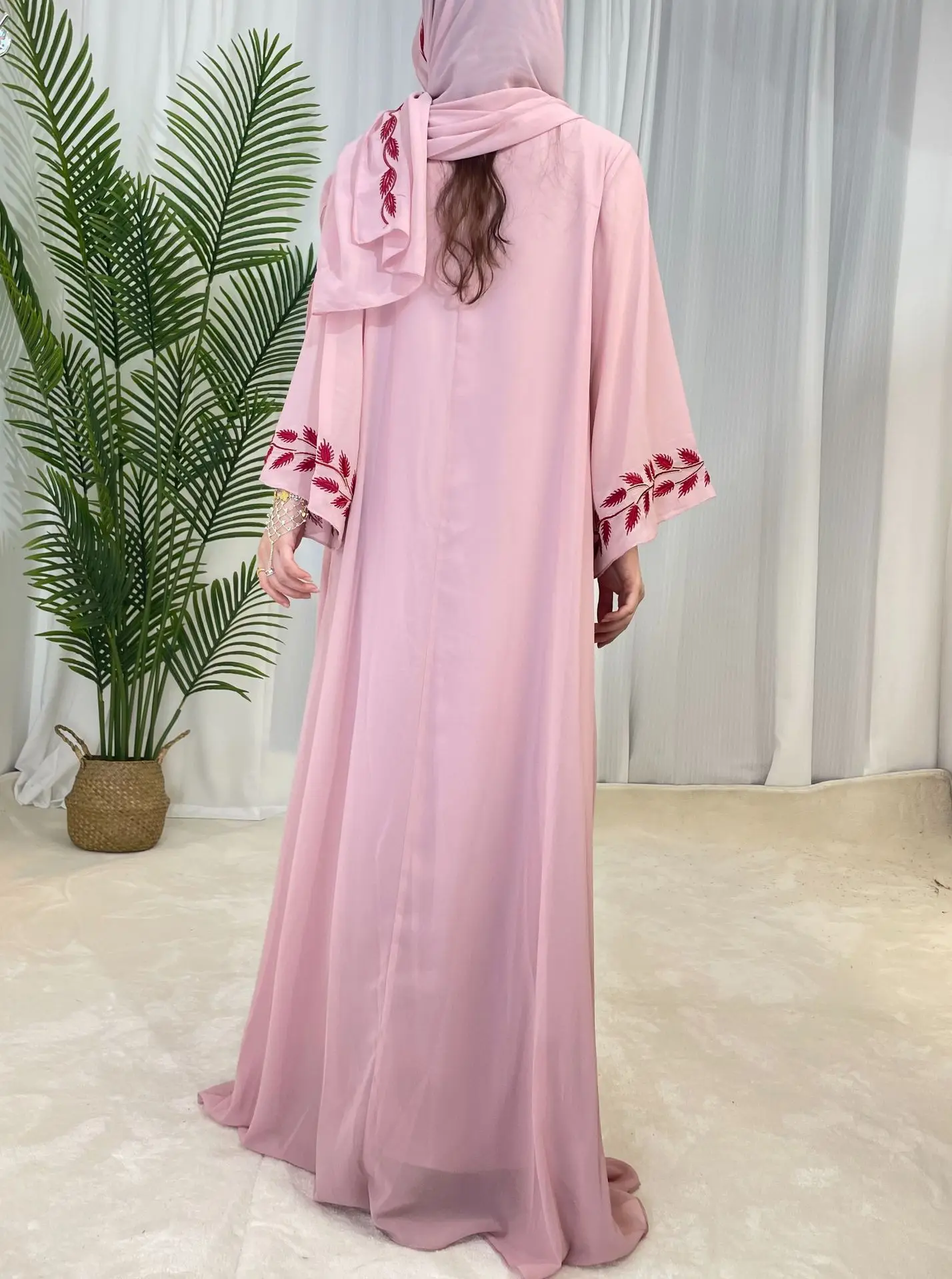 Abayas Bordado para Mulheres, Eid Muslim Abaya, Manto Longo Médio, Kaftan O-Neck, Lenço de Turquia, Lindo e Solto, Dubai e Árabe