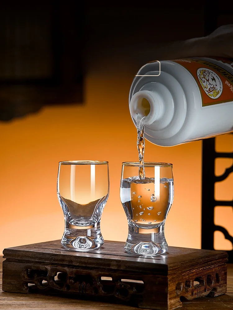 

Китайские стеклянные чашки Baijiu, набор из 6 предметов, маленькие чашки для ликера с пулей для домашнего использования, чистый цвет, традиционный китайский дизайн