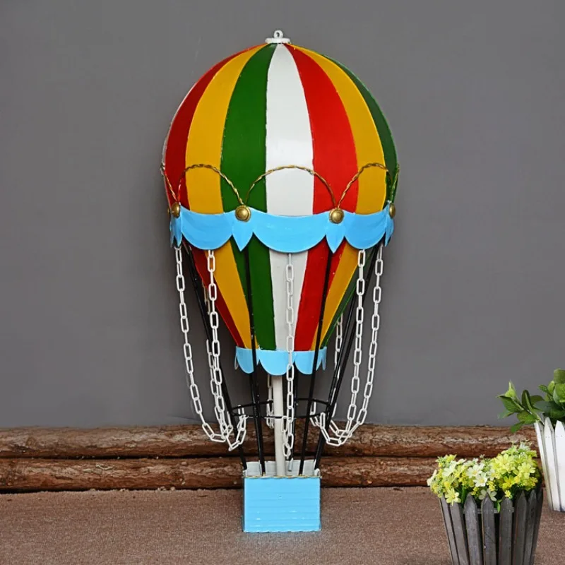 Retro wrought iron hot air balloon decorative ornaments, European wall wall-mounted home soft decoration accessories