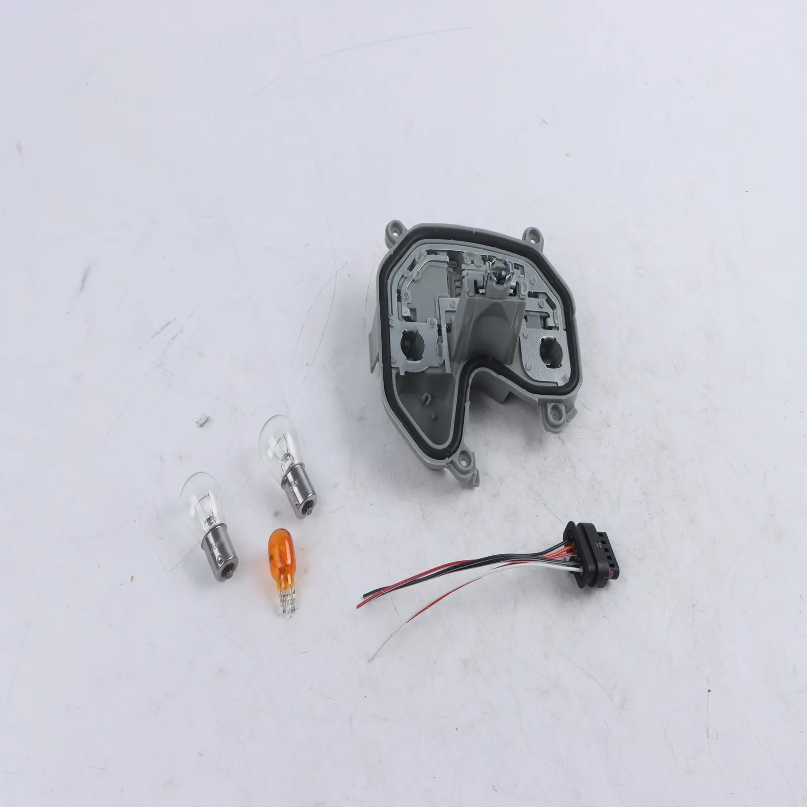 

PANGOLIN Rear Left Tail Lamp Bracket and Bulb Socket FOR Jeep Renegade 2015-2023 OE 68270892AA Assembly Component