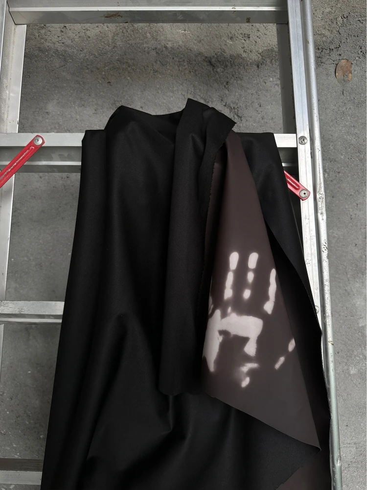Temperature Sensitive Thin Faux PU Leather Fabric Black Turns White Color Changing Technology Apparel Design Cloth for Sewing