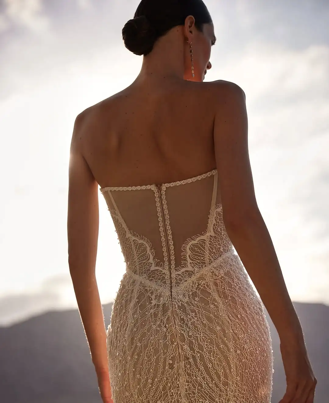 Ofherown エレガントなレースビーズのウェディングドレスマーメイドコートトレインブライダルガウンストラップレスジッパーアップvestido de noviaカスタマイズ