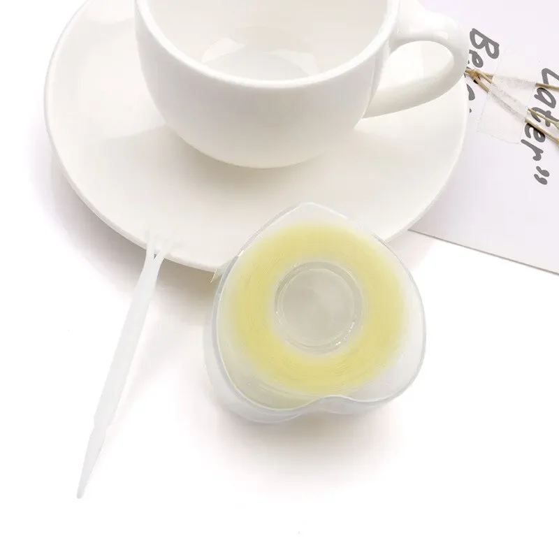 600 ชิ้นสติกเกอร์เทปเปลือกตาที่มองไม่เห็นธรรมชาติมีกาวในตัวสองพับเปลือกตาลูกไม้วางตัวเองกาวใสสีเบจแต่งหน้าเครื่องมือ