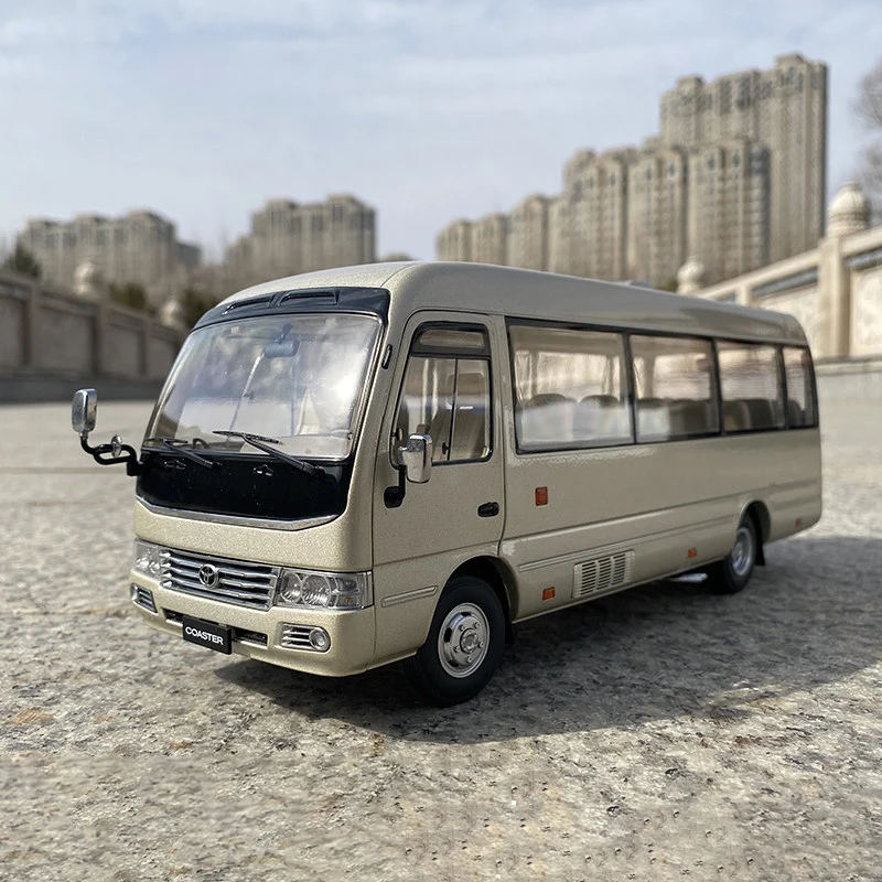 

1:24 Toyota Coaster BUS Alloy Model Car Toy Diecasts Metal Casting Sound and Light Car Toys For Children Vehicle