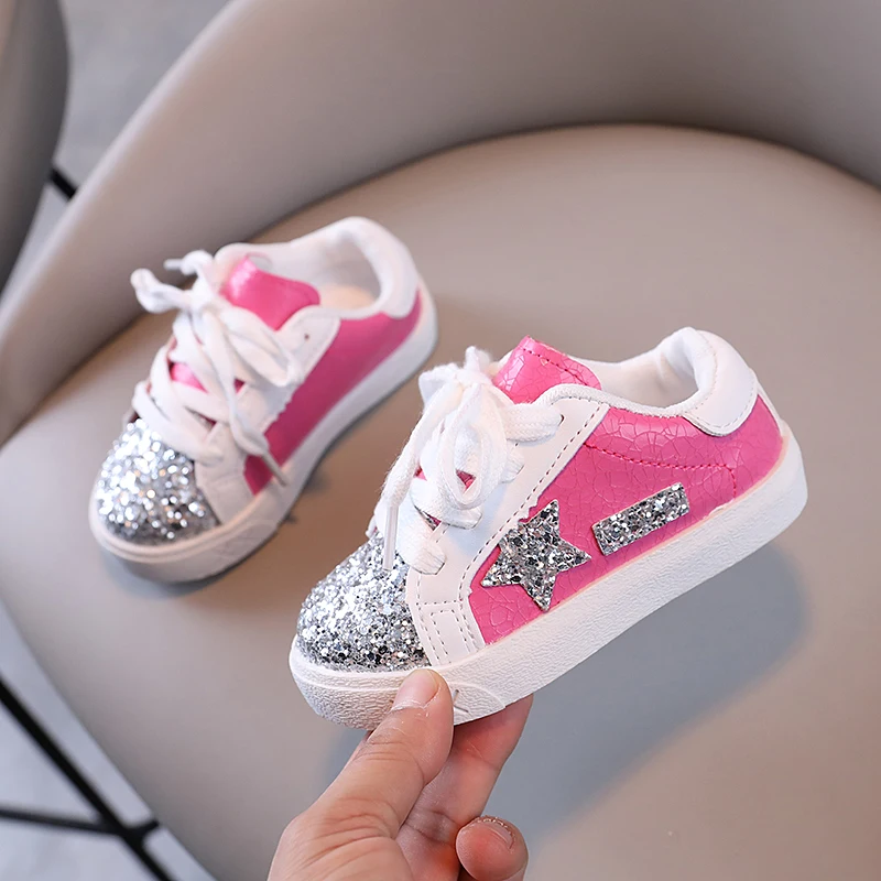 Girls\' Shoes 2024 Spring New Casual Versatile Little Girls Star sneakers Spring and Autumn Children\'s Sports Shoes