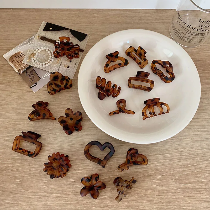 petites-pinces-a-cheveux-couleur-ambre-imprime-leopard-pinces-a-cheveux-en-acrylique-mat-accessoires-de-coiffure-basiques-pour-femmes-usage-quotidien