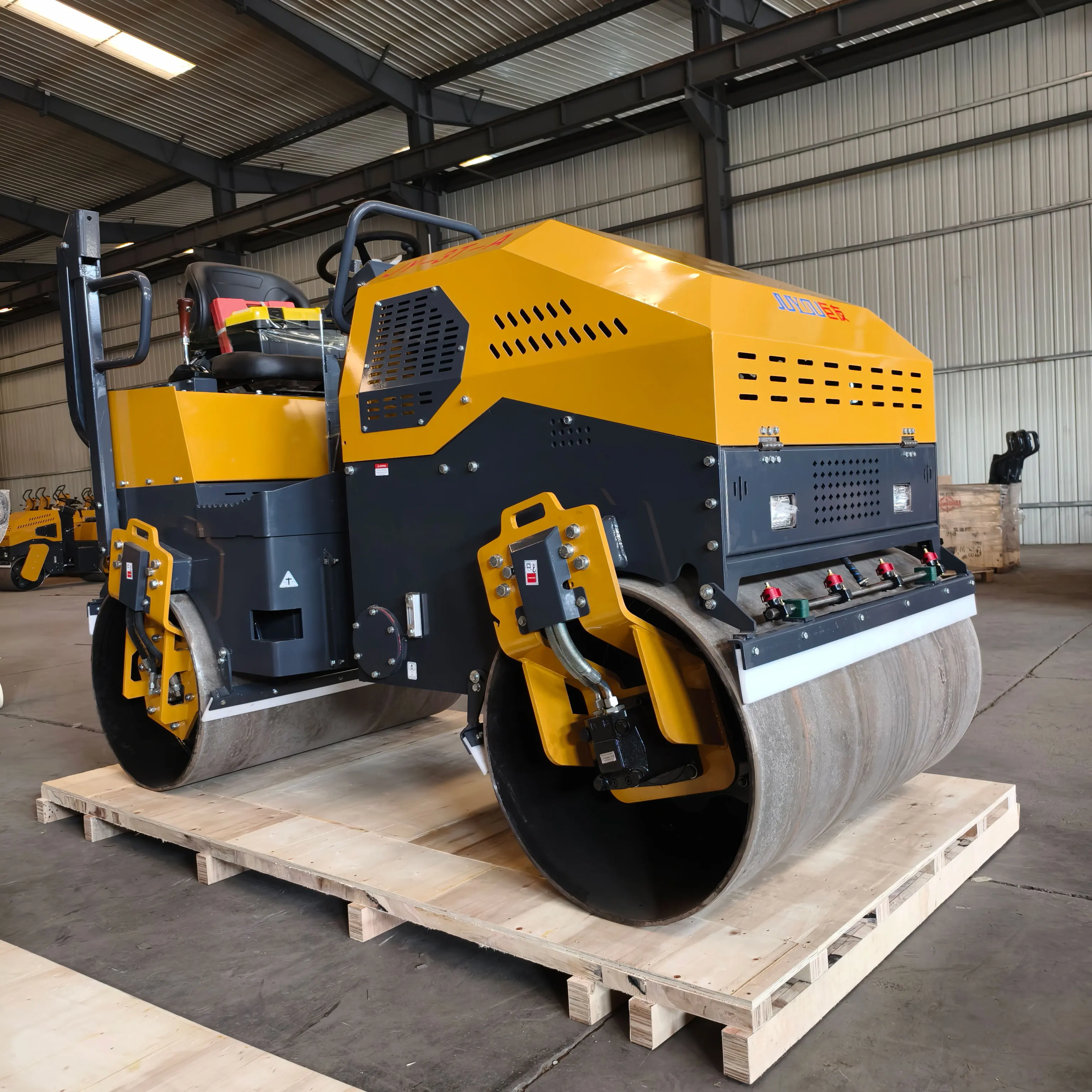 1.2 -6Ton Small Road Roller, Vibratory Compactor, Compacting Soil and Trenches in Construction and Landscaping Projects