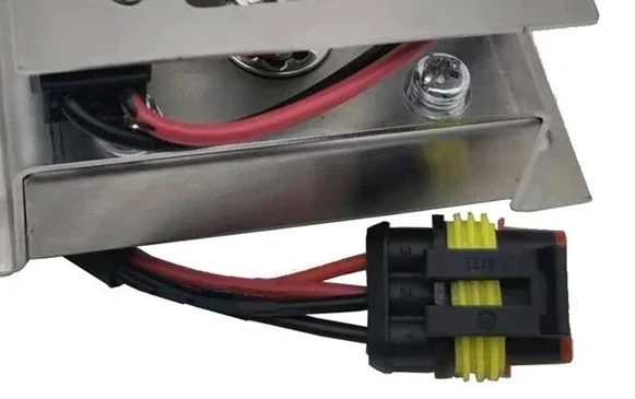 

Throttle signal adapter: PB-6 (0-5K Ω) to PB-8 (3-wire mini EV) interface