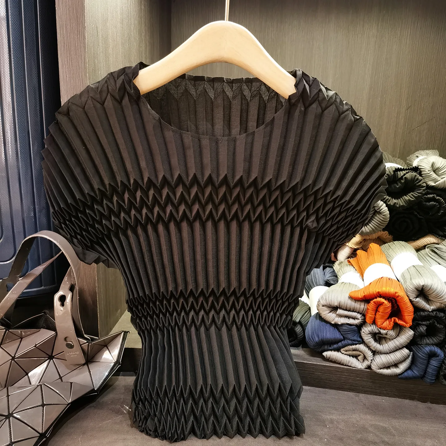 Miyake Pleated T-shirt Niche Pleated Stand-up Collar Pit Stripe Round Neck T-shirt 2025 Summer Solid Thin Short Sleeve Tops