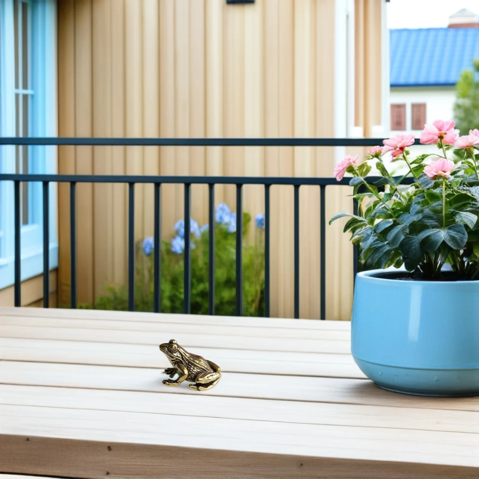 

HOMSFOU Mini Frog Ornament Desktop Tea Pet Brass Figurine Party Favor Decor Plaque Animal