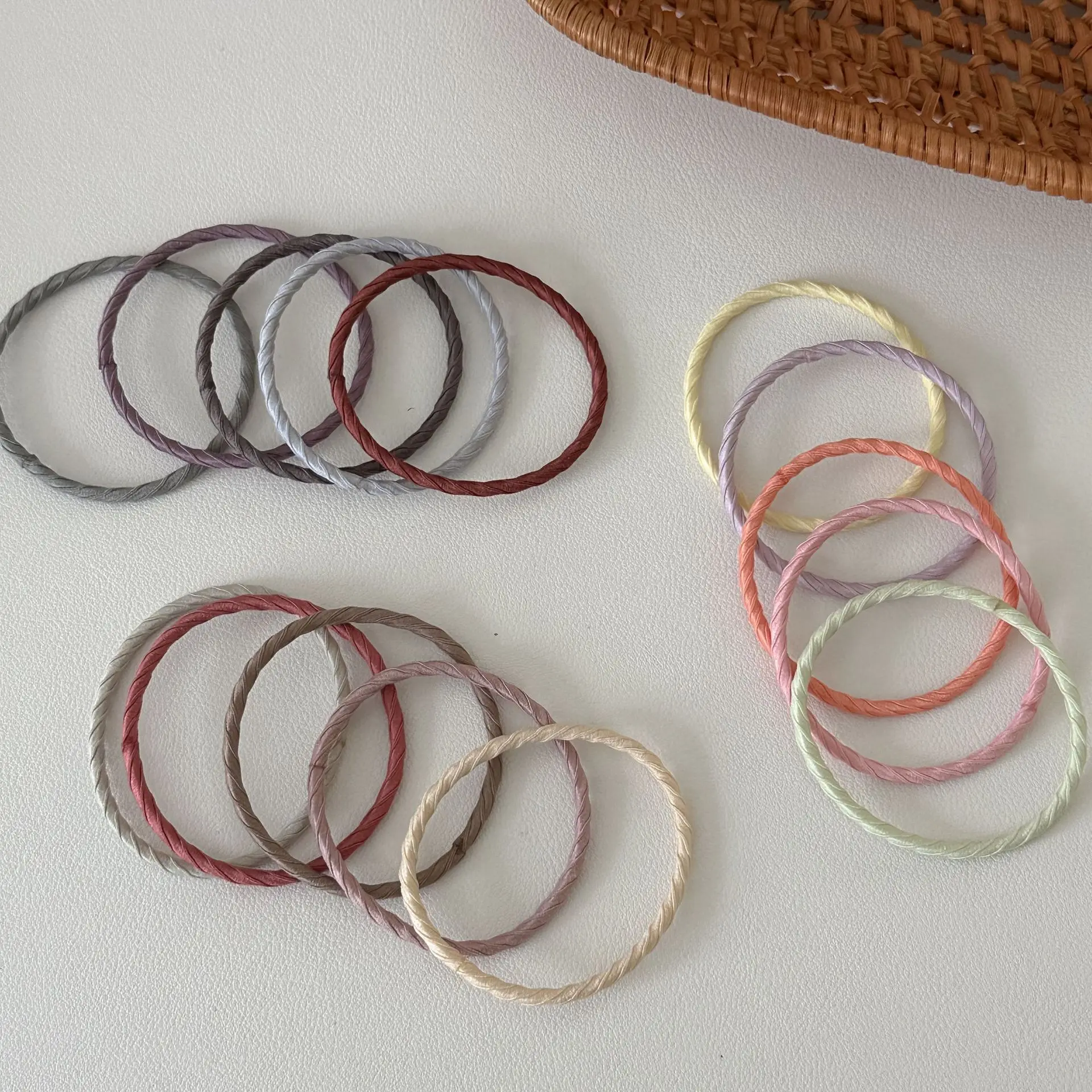 ربطات شعر مكونة من 5 قطع من الخيوط الملتوية عالية المرونة، أساسيات أساسية متينة ممتازة للنساء والرجال