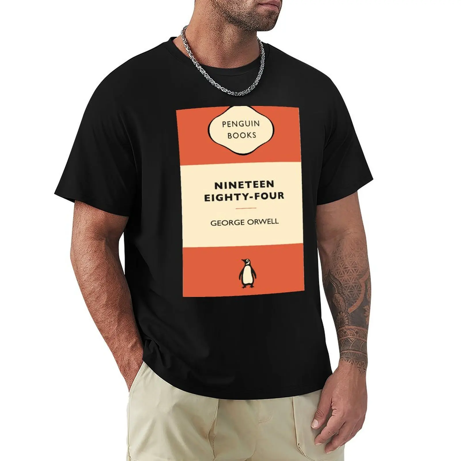 Camiseta Penguin Classic Nineteen Eighty Four de George Orwell com estampa criativa