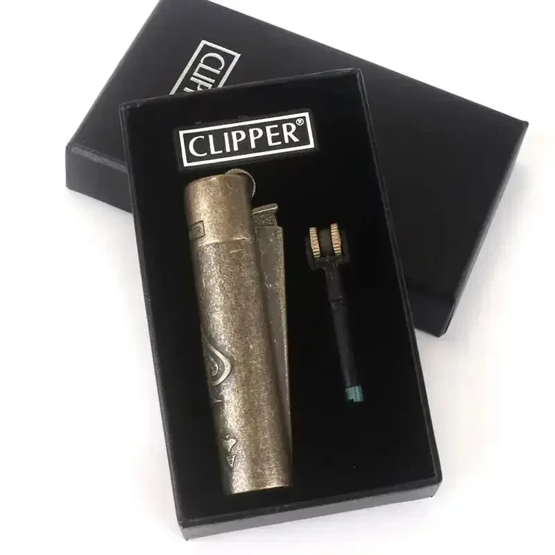 New Clipper Spades A Portable Grinding Wheel Flint Inflatable Lighter Metal Fireless Butane Gas Jet Lighter with Gift Box