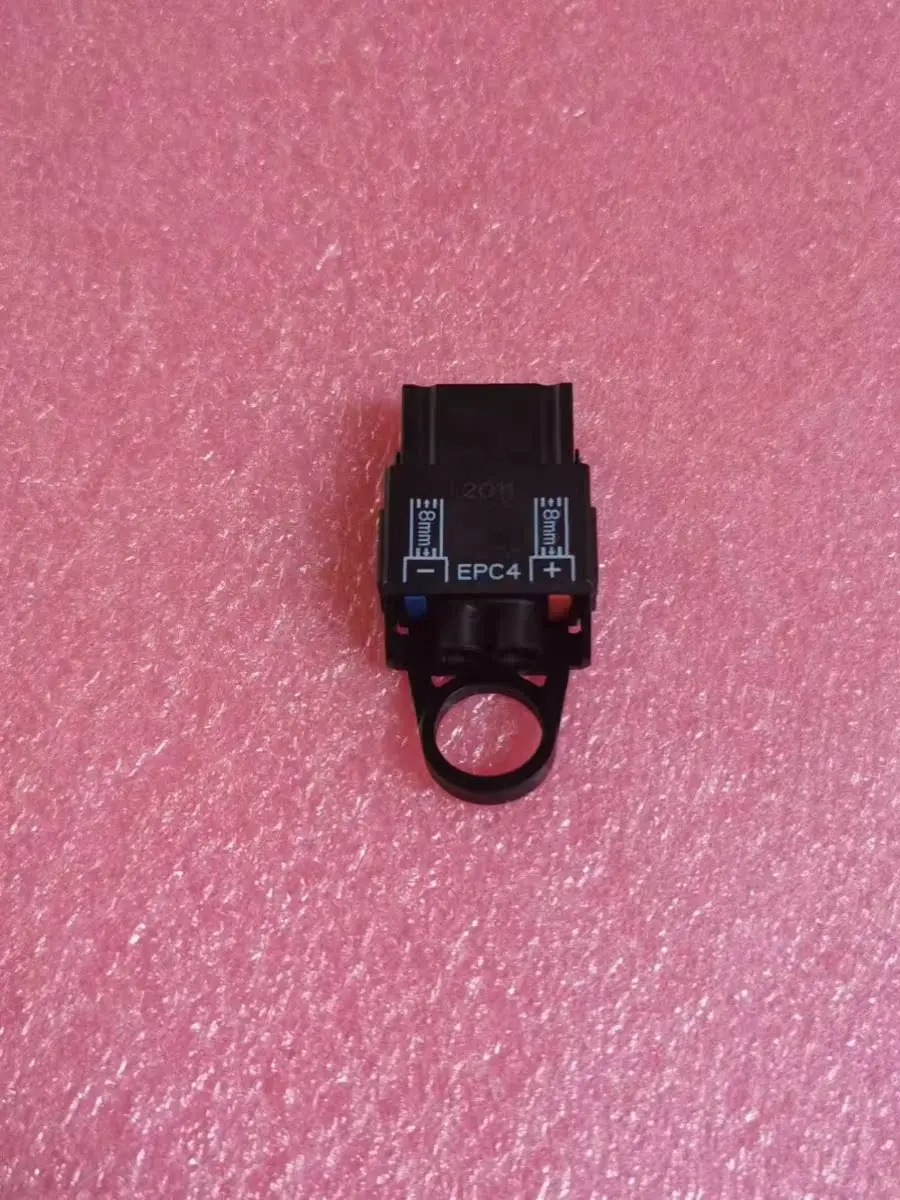 

Suitable for Huawei DC power plug EPC4 EPC5 8mm 220V 30A EN2TER2PMM0