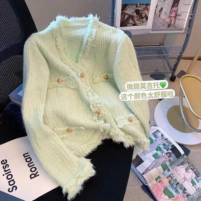 Green V-neck Small Fragrant Style Knitted Cardigan for Women Autumn 2024 New Gentle Style Soft and Sweet Short Jacket