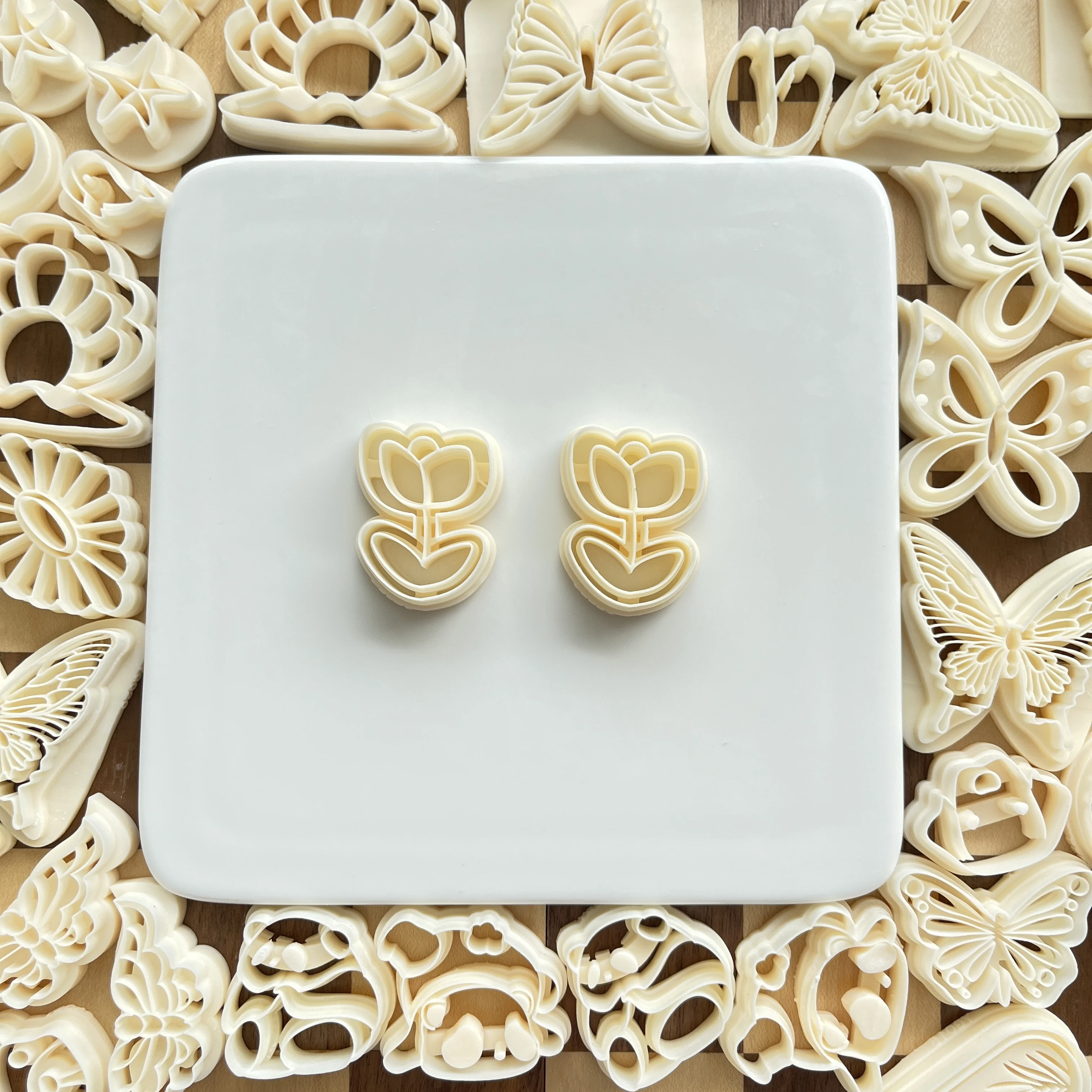 Große Tulpen blume geformte weiche Keramik Tonform Schneiden Ton Schneid formen für DIY Ohrringe Schmuck herstellung – Detail 5