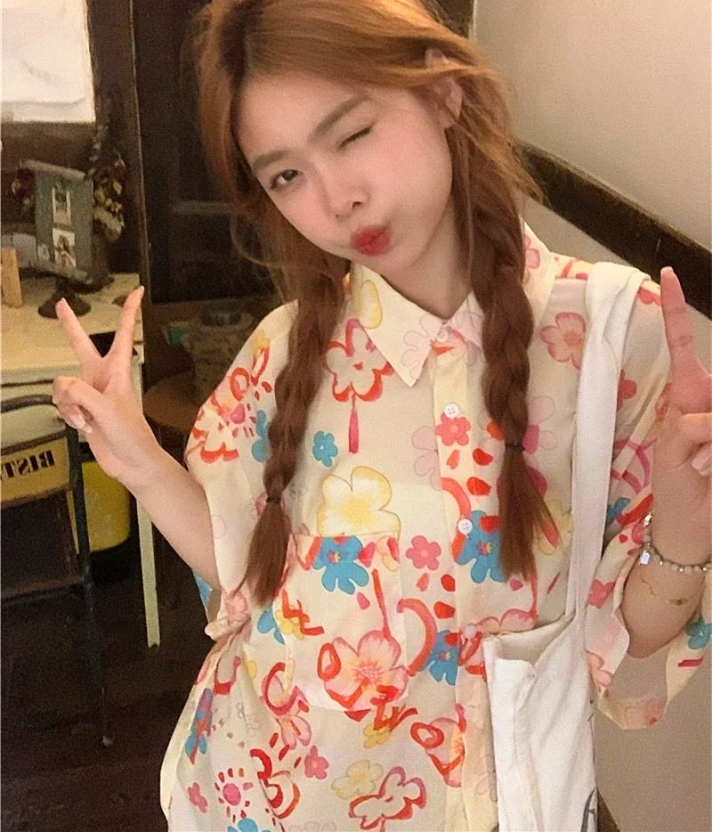 Coréen mignon fleur peinture Blouse collège e-girl ample surdimensionné bouton chemise été demi manches revers hauts Couples Kawaii